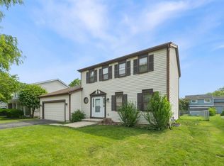 513 Cutters Mill Ln, Schaumburg, IL 60194