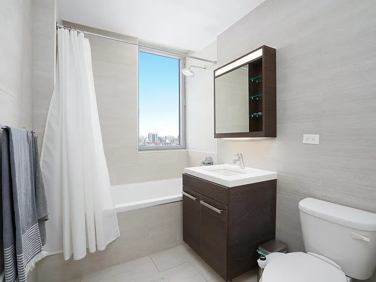 321 W 110th St #13B — Photo 9
