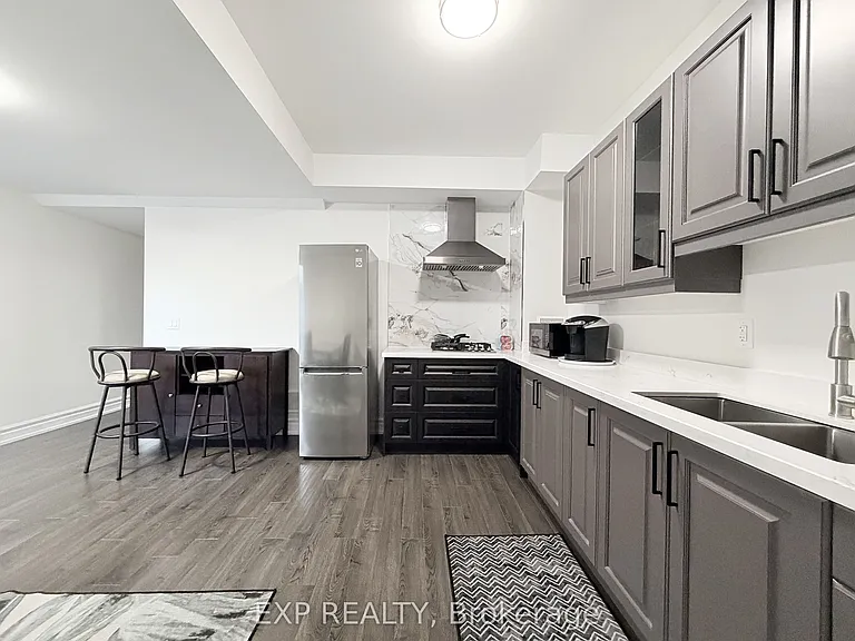 1606 Sandhurst Cres — Photo 29
