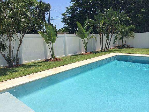 2nd image of 822 N Ocean Breeze