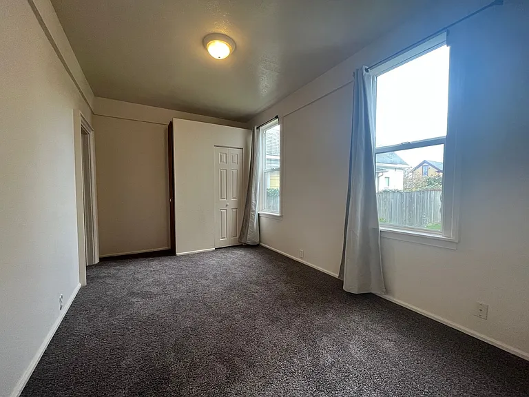 724 B St #1-4 — Photo 3