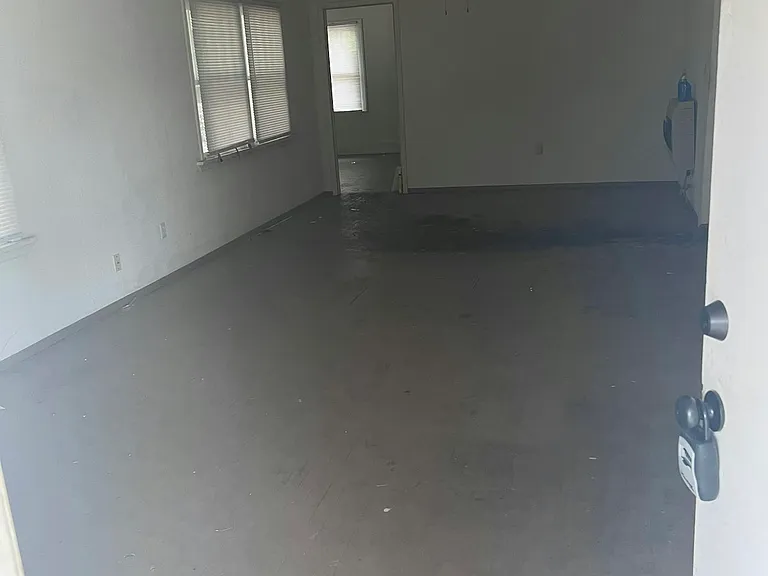 442 E Lincoln Ave — Photo 2