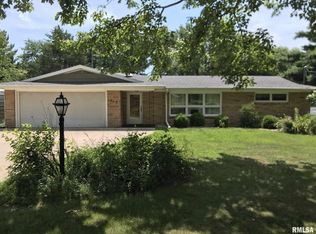 442 Oakwood Dr, Galesburg, IL 61401