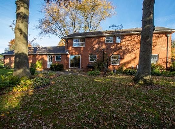 2nd image of 19070 Orchard Heights Dr