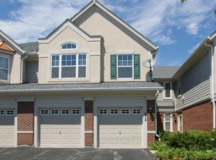 412 E Pine Lake Cir, Vernon Hills, IL 60061