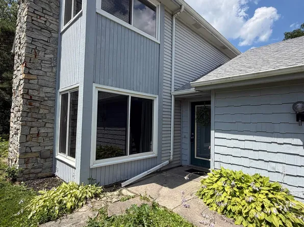 4505 Brookshire Cir, Fort Wayne, IN 46835