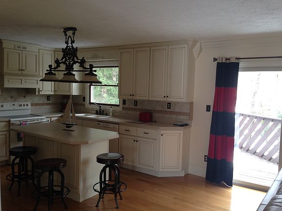 2nd image of 104 Beckett Ct