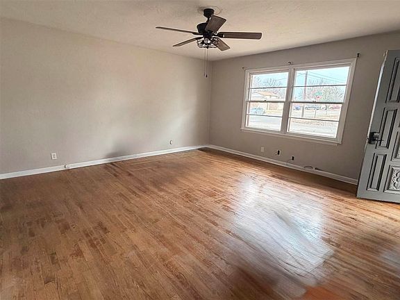 4th image of 2236 John St
