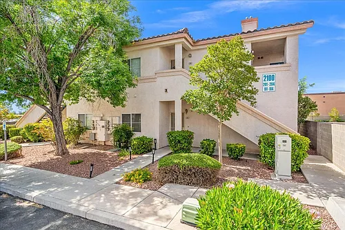 2100 Black Island St #101 Photo 1