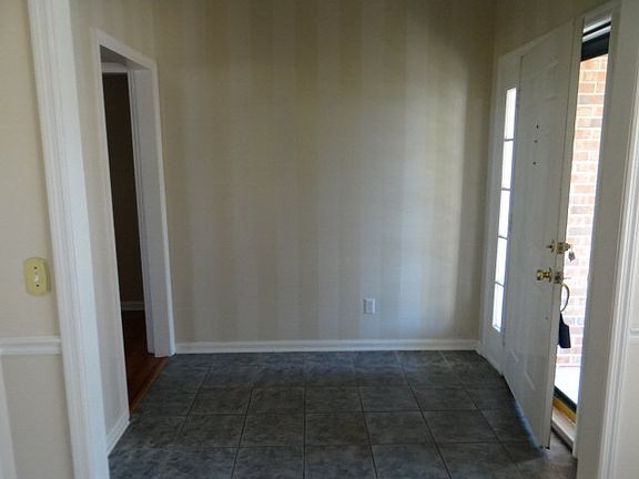 5th image of 3240 Middleford Dr
