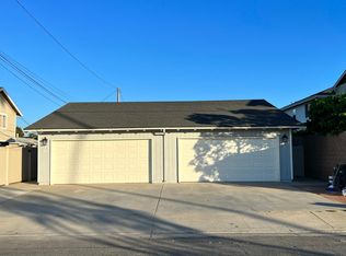 1874 Fullerton Ave #B, Costa Mesa, CA 92627