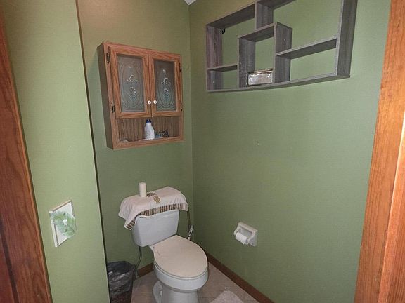 5th image of 972 Elmsford St NW
