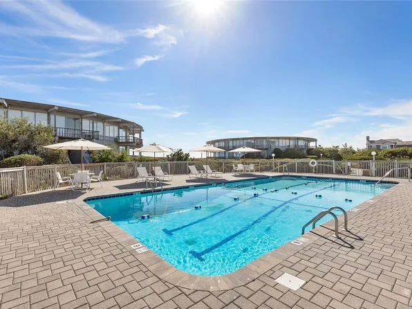 101 Dune Road #D8, East Quogue, NY 11942