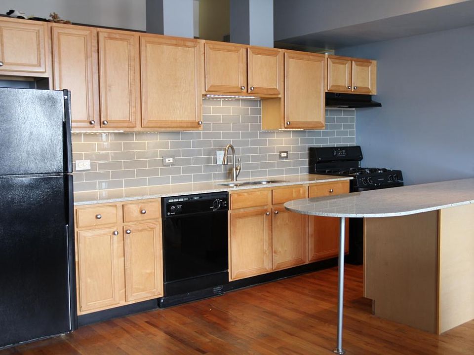 1st image of 165 N Canal St APT 1106