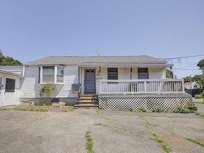 16 Berger St, Chicopee, MA, 01020