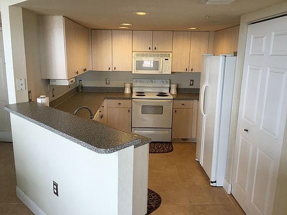 4th image of 1801 N Flagler Dr APT 614