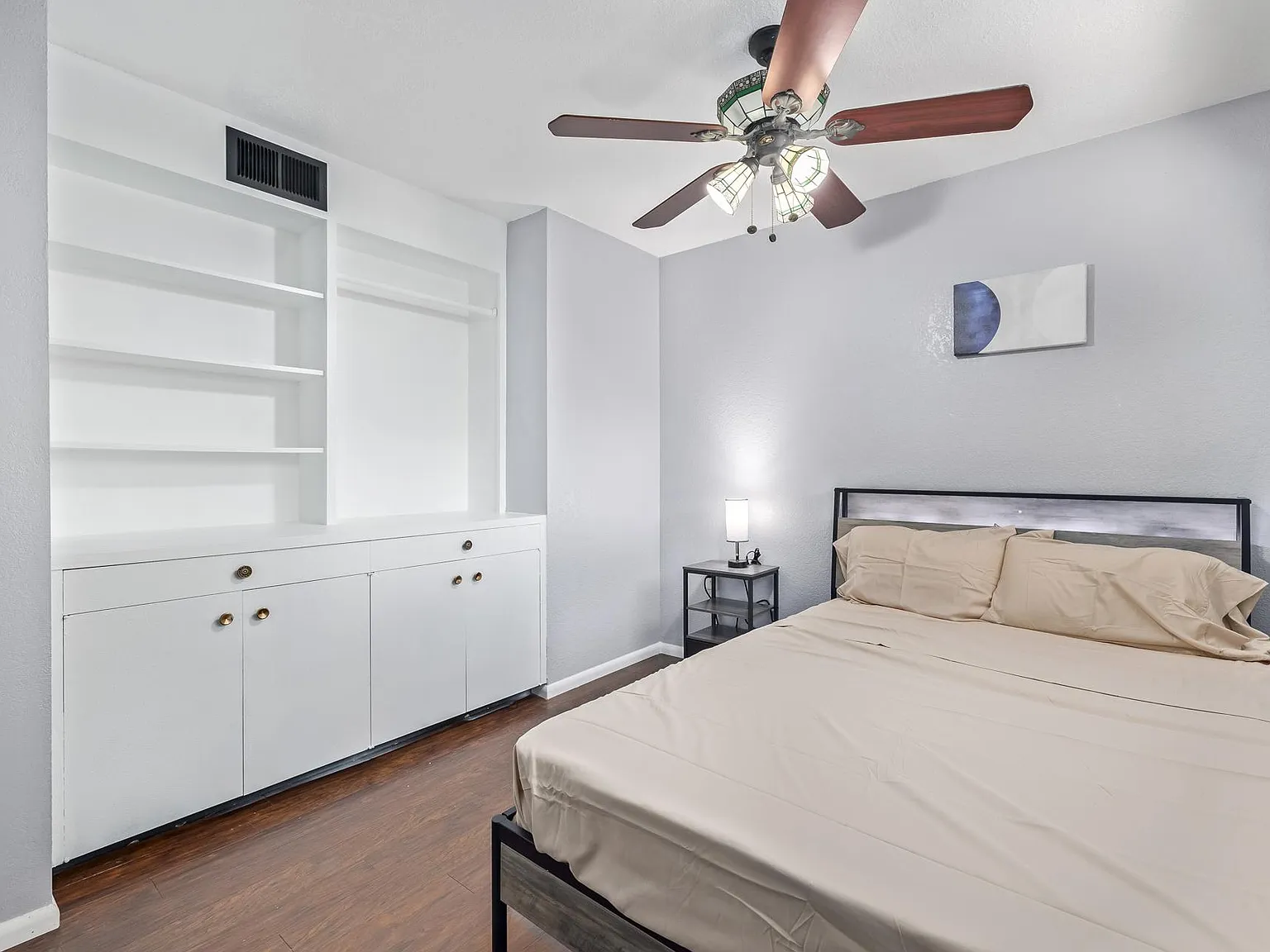 4 bed, 3.0 bath, 1650 sqft, $754 — Photo 1