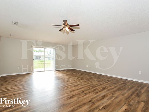 3rd image of 938 Leeward Dr