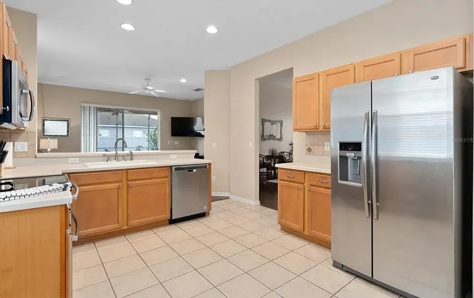 3 bed, 2.0 bath, 1600 sqft, $2,700 — Photo 4