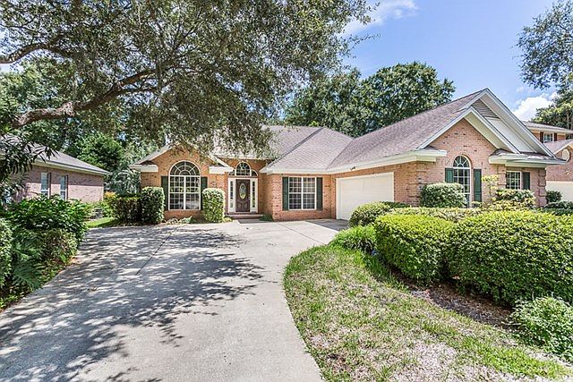 1st image of 106 Kingswood Ct