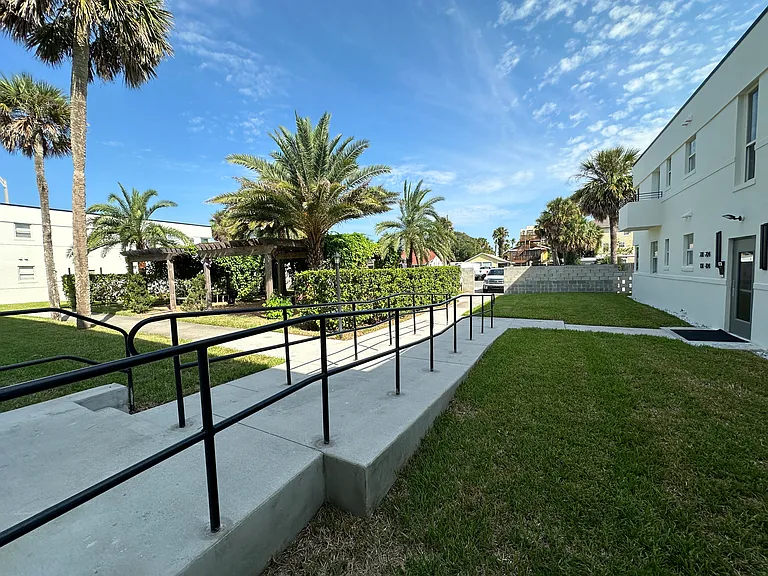 Ocean Reef Apartments — Photo 39