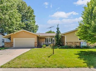 908 Easy St, Burlington, IA 52601