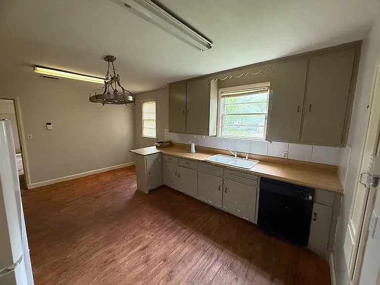 3304 Gilmer Ave — Photo 3