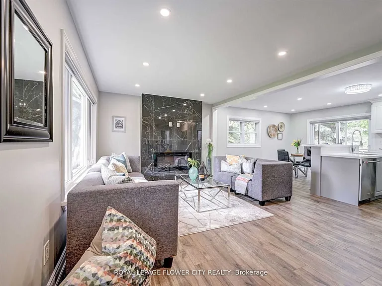 5263 Trafalgar Rd — Photo 10