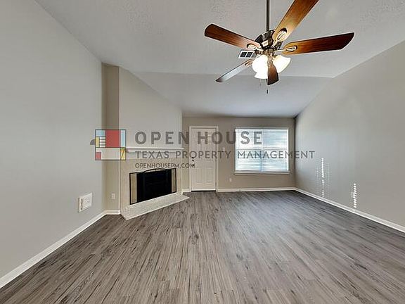 3rd image of 6823 Woodland Oaks