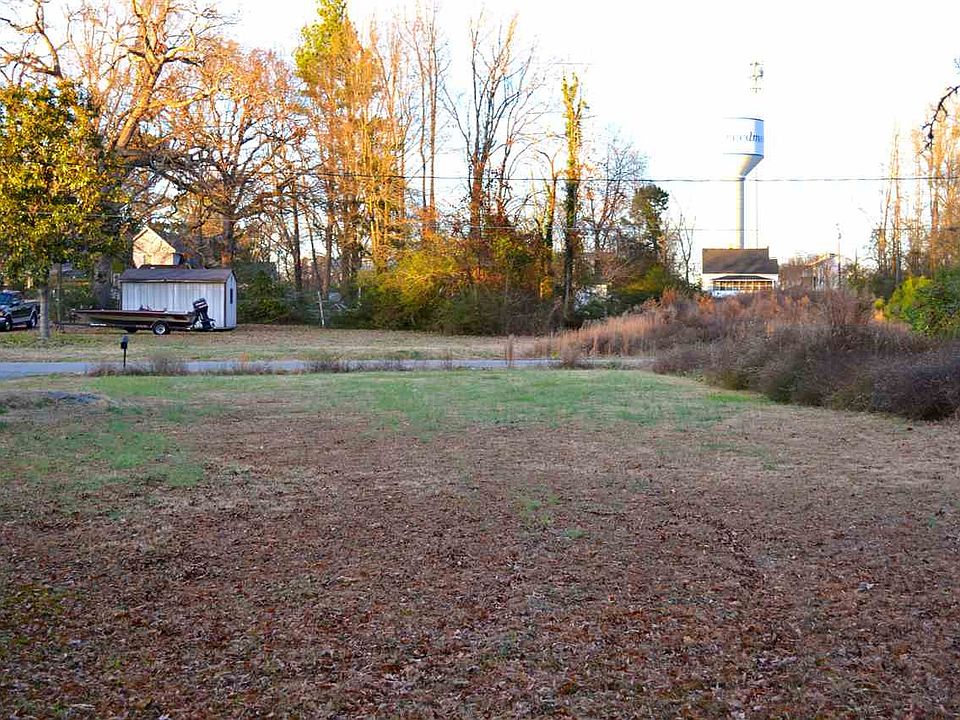 2nd image of 2 Rogers Ave