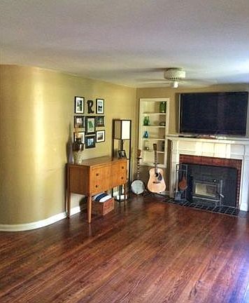 2nd image of 7838 Jefferson St