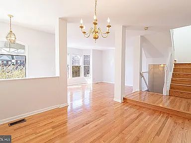 4th image of 2921 Mainstone Dr
