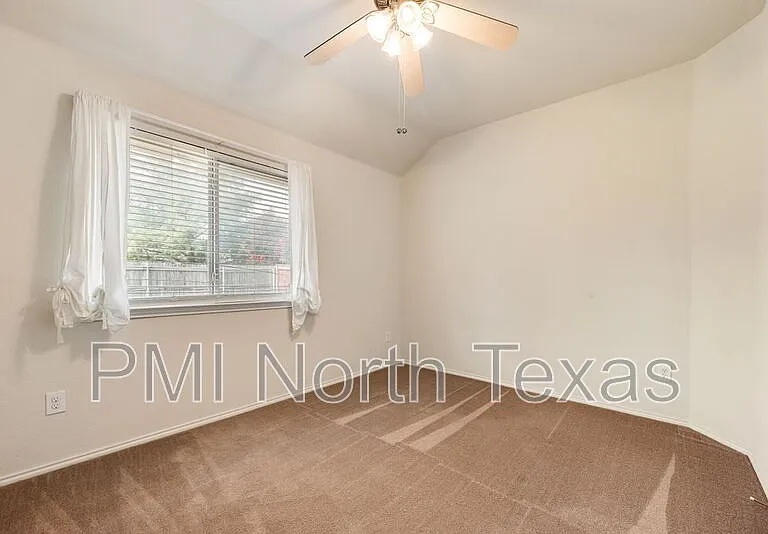 9705 Meadow Rue Dr — Photo 14