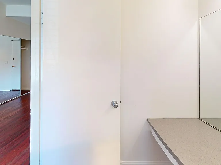 Burnside Villas Apartments — Photo 13