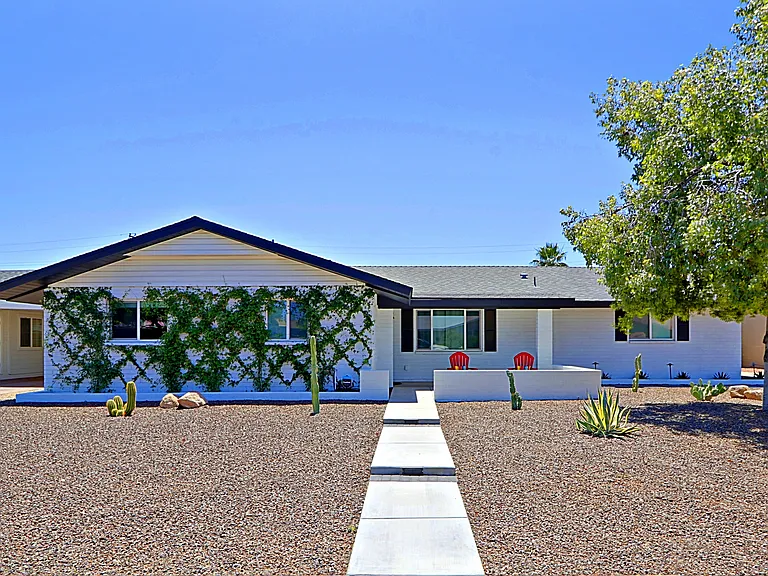 8301 E Meadowbrook Ave — Photo 36