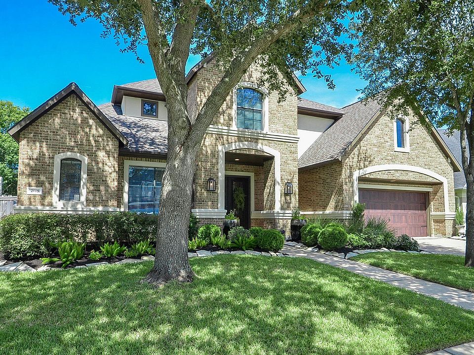 1st image of 2015 Shadow Bend Dr