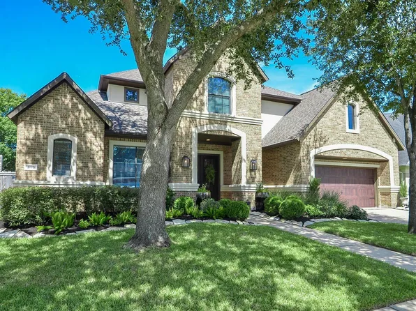 2015 Shadow Bend Dr, Sugar Land, TX 77479