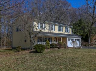 174 Pine Tree Ln, Tappan, NY 10983
