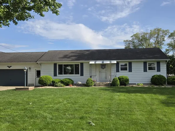212 Blanchard Ave, Glandorf, OH 45848