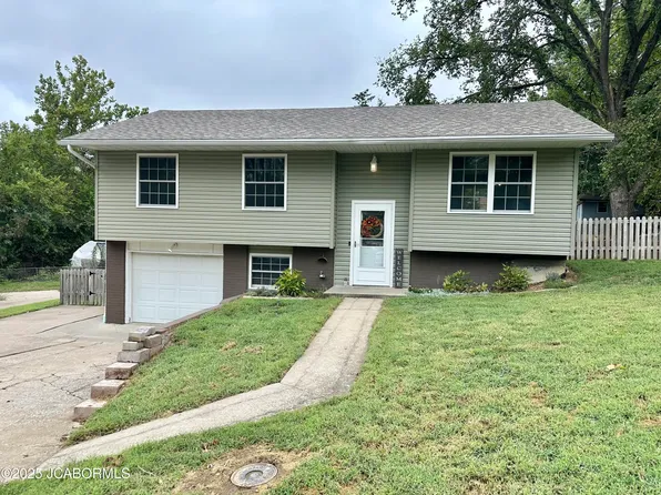 5203 Starlite Ct, Jefferson City, MO 65109