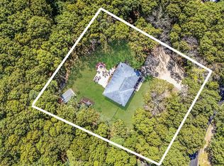 3 Emily Ct, Hampton Bays, NY 11946