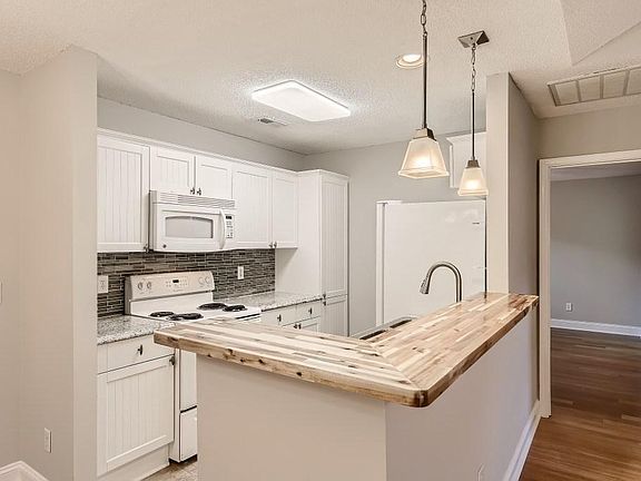 Stylish wood bar countertop