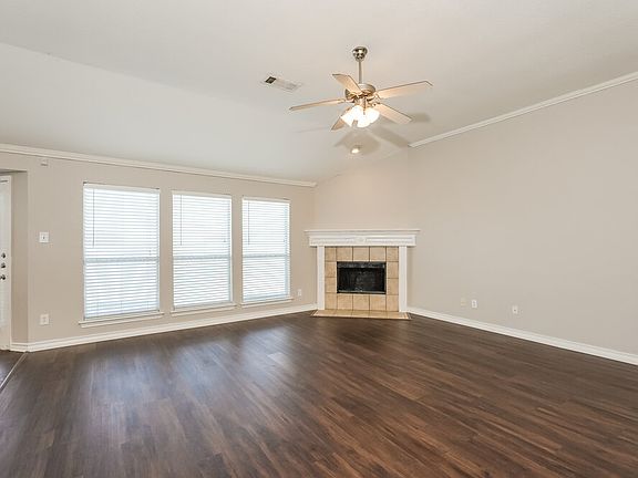 5th image of 909 Crowder Dr