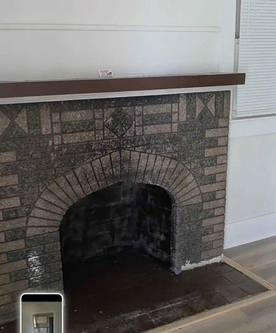 3 bed, 842 sqft, $1,390 — Photo 4