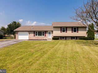 12451 Randy Dr, Greencastle, PA 17225