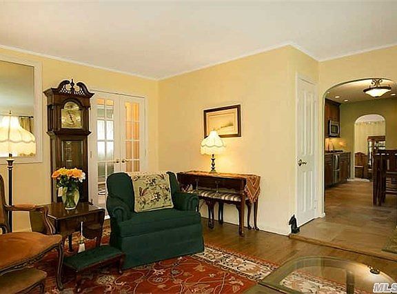 4th image of 203 Snedecor Ave