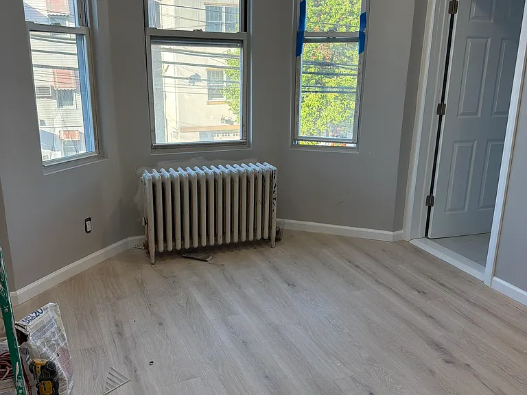 277 Griffith St #2 — Photo 2
