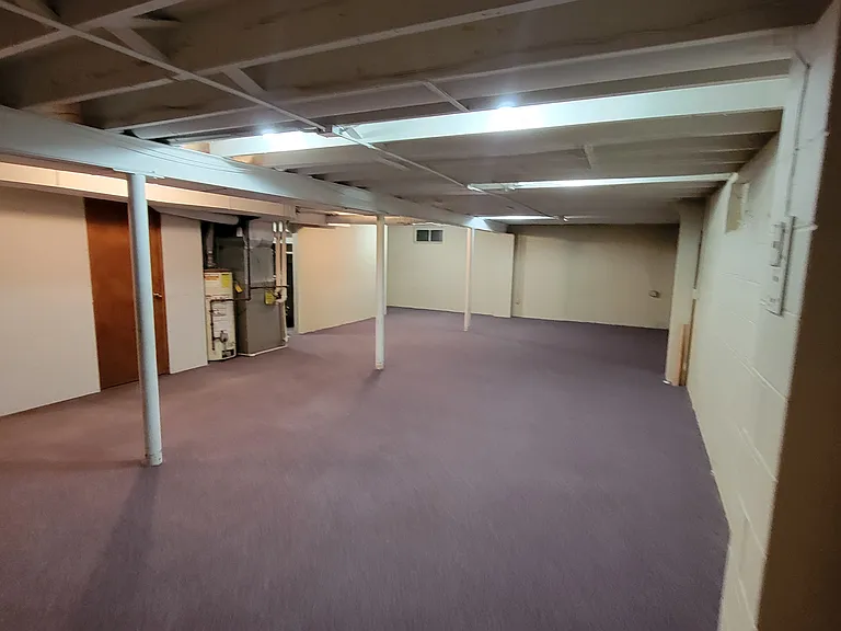 2348 E Walnut St — Photo 2