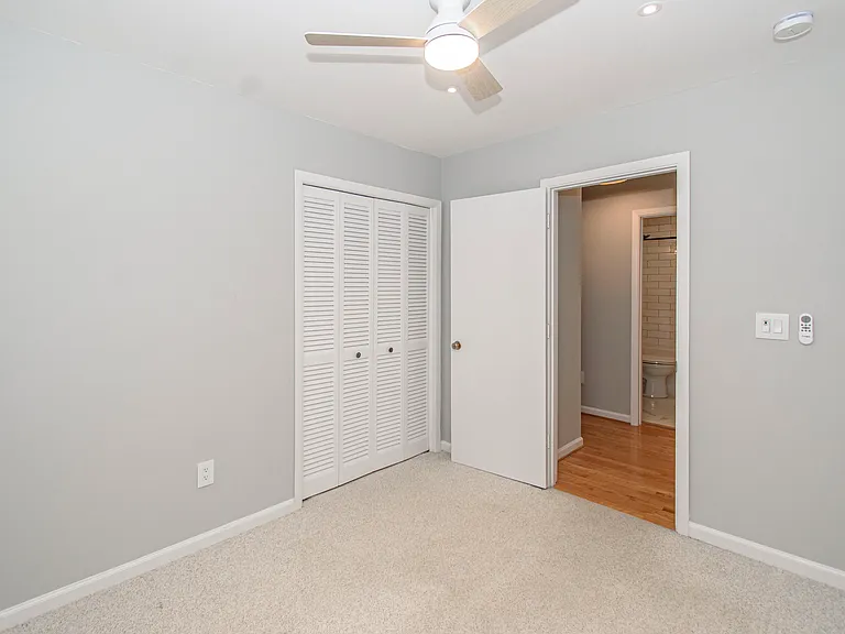 118 Camelot Ct — Photo 19