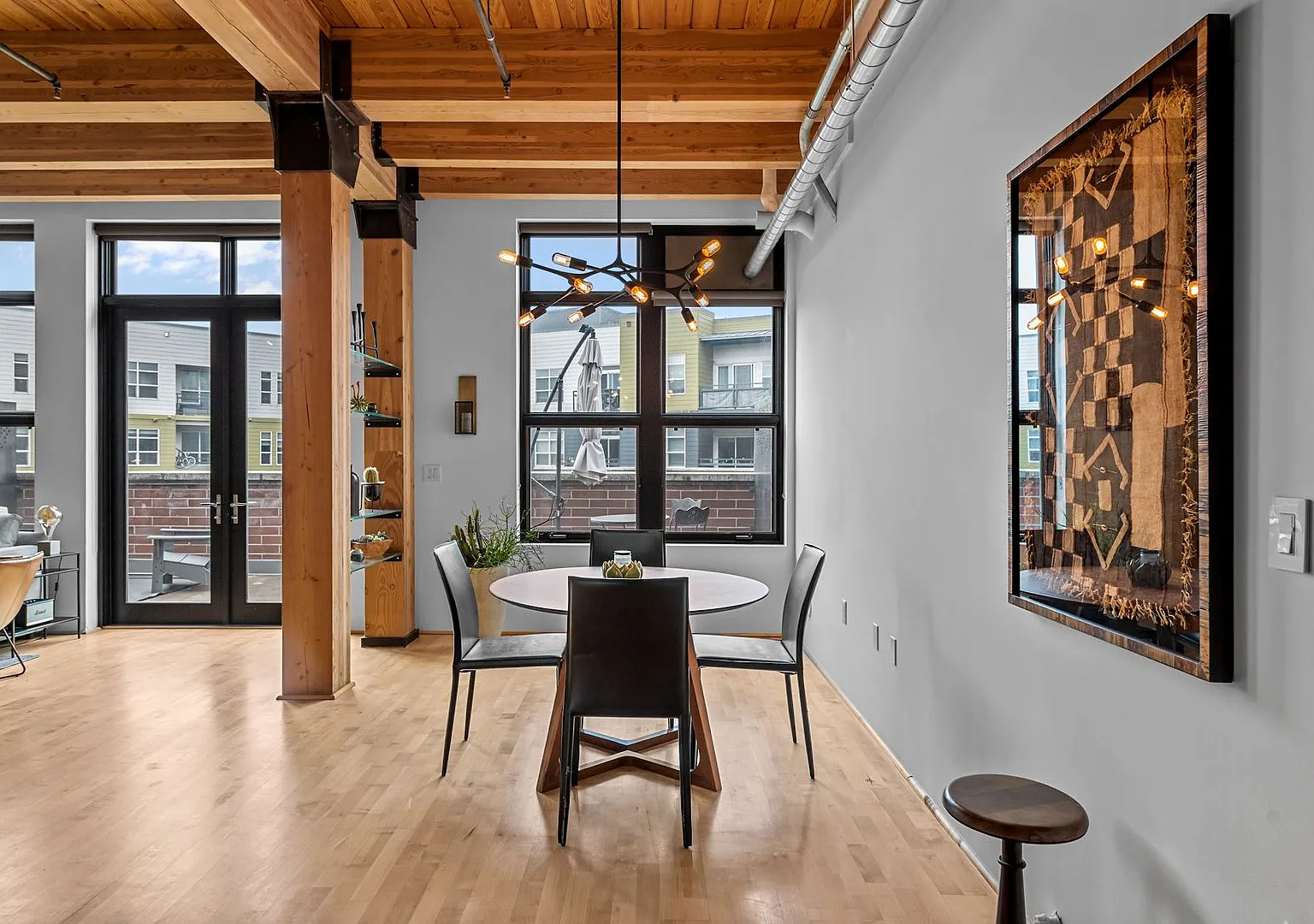 Luxury Ballpark Condo with Rare Short-Term Lease Opportunity — Photo 4